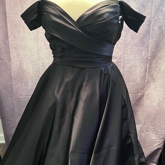 Elegant Black Off-Shoulder Dress Honor MJ1003 - Picture 8 of 8